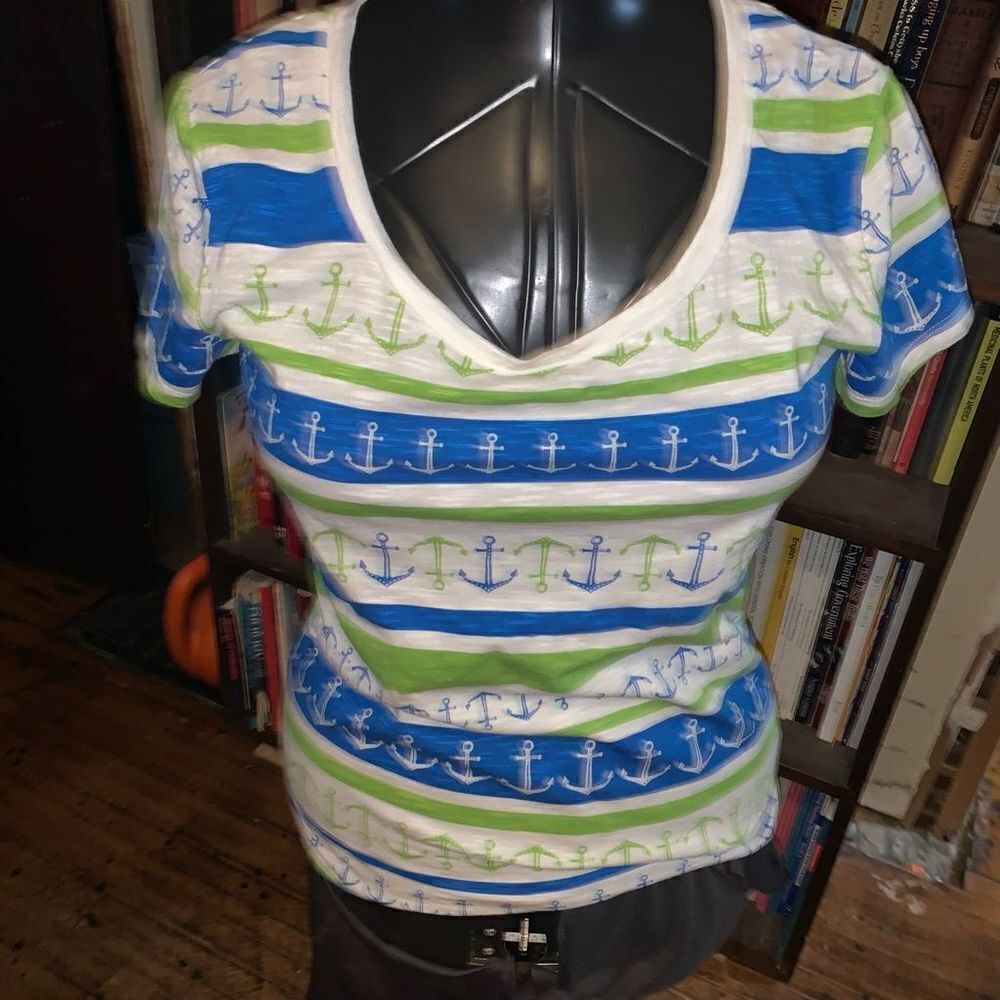 Banana Republic blue and green nautical anchor M v-neck T-shirt